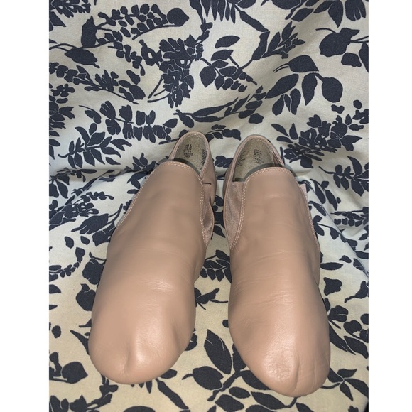 🌻 dance shoes 🌻 - Picture 2 of 6